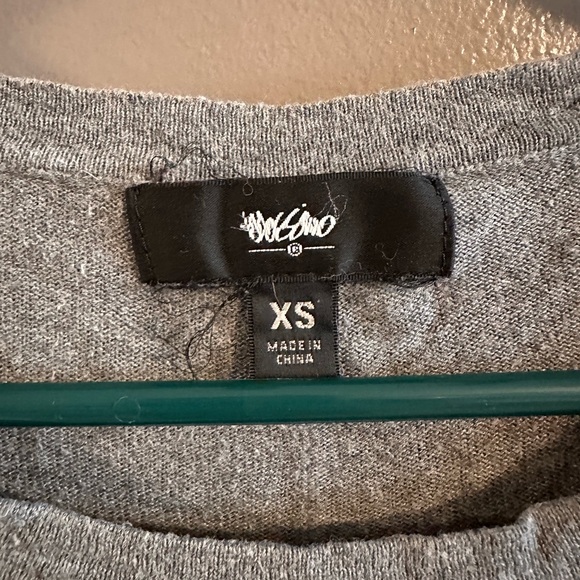 Mossimo heather grey long sleeve light sweater / asymmetrical hem and seams - Picture 7 of 7